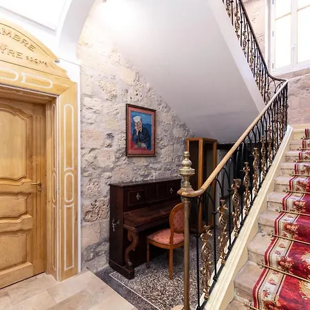 Lyre Maison De L'eglise Du Couvent 3* Ναρμπόν