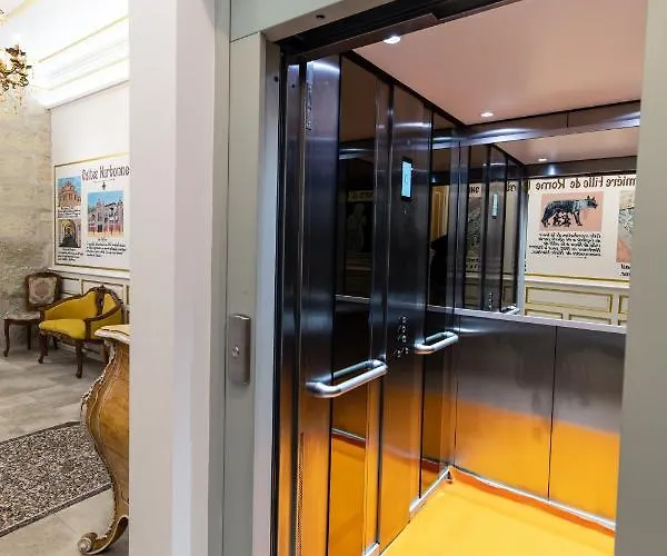 Pensionat Lyre Maison De L'eglise Du Couvent 3*