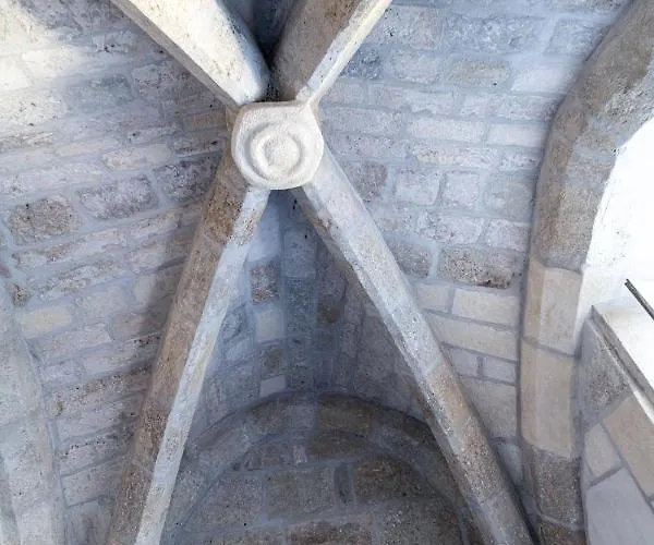 Lyre Maison De L'eglise Du Couvent